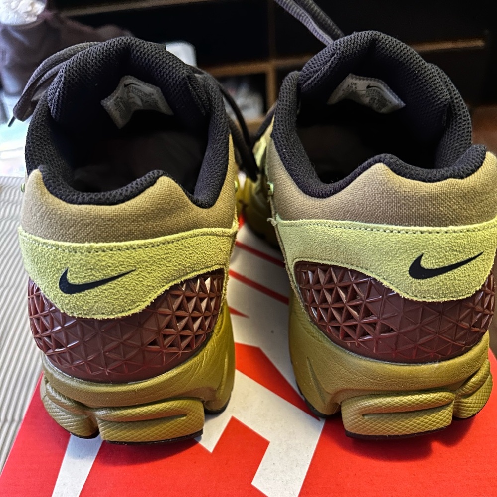 #Exclusive #Nike #Vomero5 #PacificMoss #Size 10 1/2 #WithBox #LikeNew - Picture 4 of 9